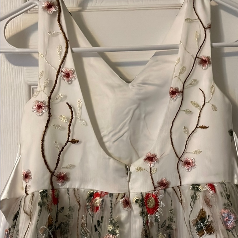Elegant Cream and Red A-line V-neck Wedding Dress - Picture 4 of 5